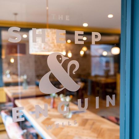 Hotel The Sheep And Penguin Wells Esterno foto