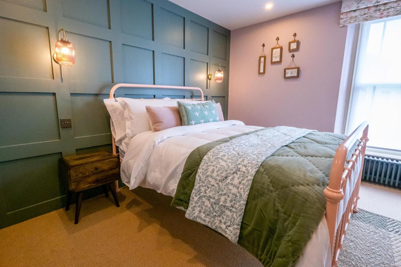 Hotel The Sheep And Penguin Wells Esterno foto