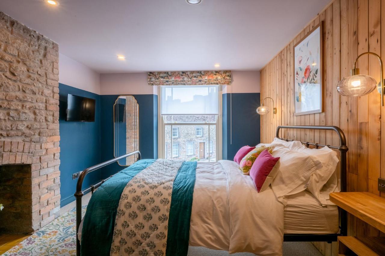 Hotel The Sheep And Penguin Wells Esterno foto